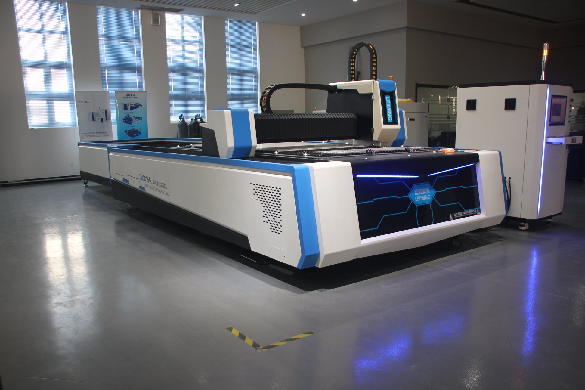 Laser cutting machine cutting stainless steel with film protective film stripping reasons