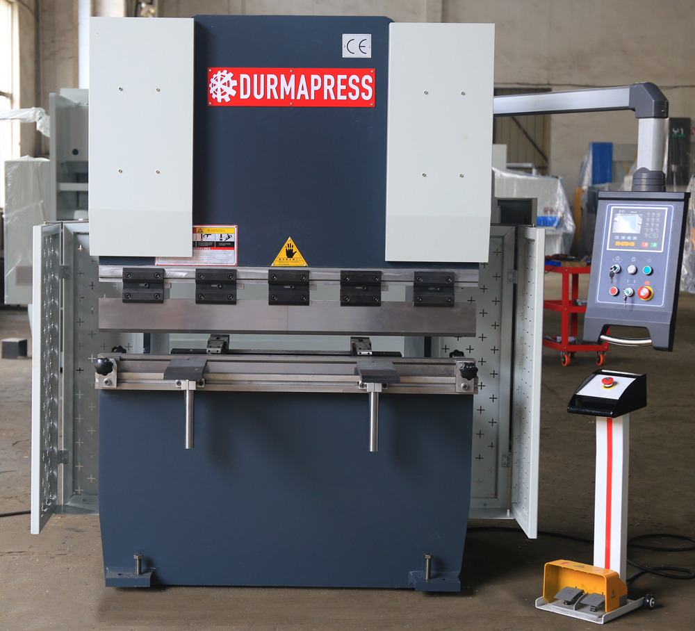 Contrast of CNC bending machine and hydraulic bending machine