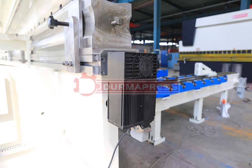 What is the maintenance process of 30t hydraulic press brake?